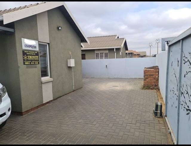 3 BEDROOM HOUSE FOR SALE IN WINDMILL PARK